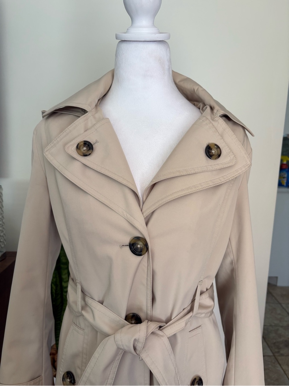 🎾London Fog Women's Light Beige Trench Coat with Belt - Picture 9 of 10